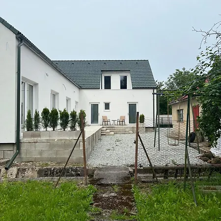 2 Moderne 19 A 95 V Sukromi V Centre Mesta * Turčianske Teplice